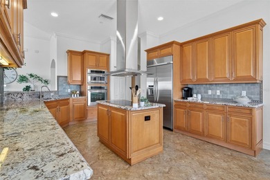 LUXURY PENTHOUSE WITH PRIVATE BOAT SLIP, OVER 1,000 SQFT TERRACE