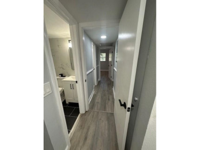 !! FANTASTIC LOCATION. ** condo in the heart of Coral Springs