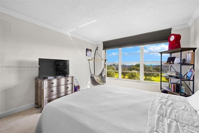 Stunning and bright 3BR/2BA condo with spacious rooms and