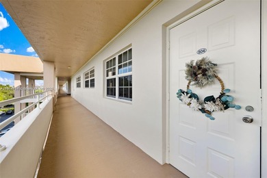 Stunning and bright 3BR/2BA condo with spacious rooms and