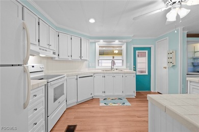 A BEAUTIFUL LAKE FRONT 2-BED, 2-BATH HOME IN 55+ LAKE ARROWHEAD