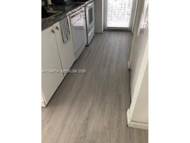 CORNER UNIT, BEAUTIFUL CONDO, OPEN BALCONY, KITCHEN WITH GRANITE