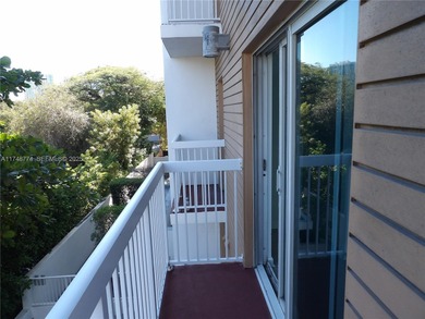 CORNER UNIT, BEAUTIFUL CONDO, OPEN BALCONY, KITCHEN WITH GRANITE