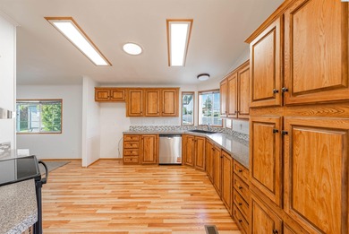 MLS# 287790 Welcome to Greenbrier Village. A much sought-after