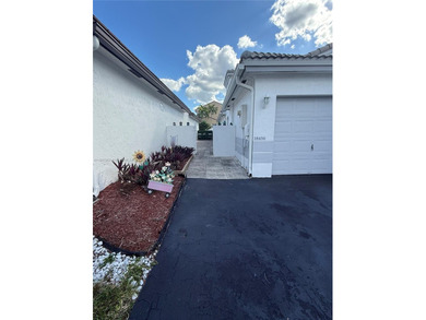 Highly desirable Chapel Trail community in West Pembroke Pines!