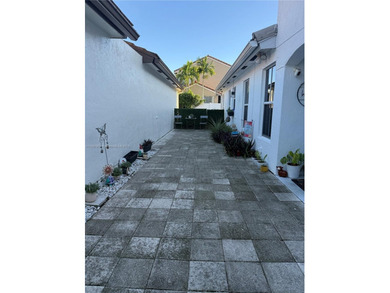 Highly desirable Chapel Trail community in West Pembroke Pines!