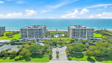 This sophisticated 2,600+ SF residence at Sloan's Curve offers