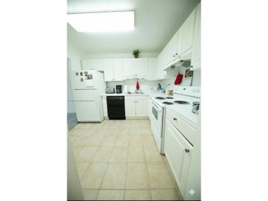 Lovely, immaculate & spacious 1BR/2BA condo with amazing