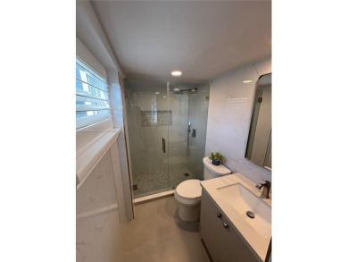 2/2 NEWLY REFINISHED UNIT BEACHFRONT ON BROADWALK WITH