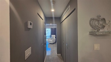 ABsolutely gorgeous 1 bedroom 1 bath in a veyr beautiful and