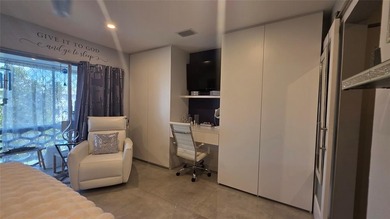 ABsolutely gorgeous 1 bedroom 1 bath in a veyr beautiful and