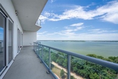 If you dream of living in a home with breathtaking views, it can