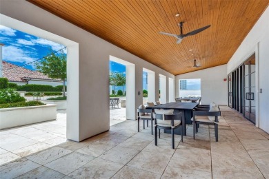 If you dream of living in a home with breathtaking views, it can