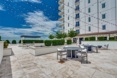 If you dream of living in a home with breathtaking views, it can