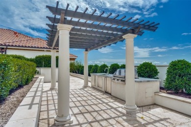 If you dream of living in a home with breathtaking views, it can