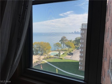 IMMEDIATE OCCUPANY - Welcome home to this spacious two bedroom