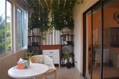 Don't miss the hidden gem with a beautiful water view! Friendly