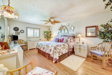 Welcome to your TURNKEY beachside slice of paradise! Lovely 2