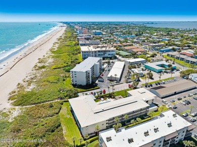 Welcome to your TURNKEY beachside slice of paradise! Lovely 2