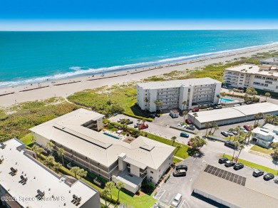 Welcome to your TURNKEY beachside slice of paradise! Lovely 2