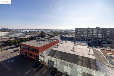 Luxury view loft condo, 8th floor, southern water views