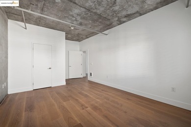 Luxury view loft condo, 8th floor, southern water views