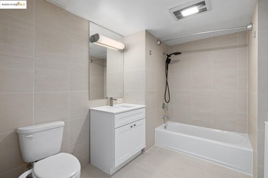 Luxury view loft condo, 8th floor, southern water views