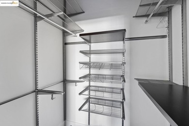 Luxury view loft condo, 8th floor, southern water views