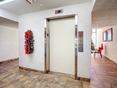 Welcome to your 2 bedroom 2 bath 955 sq ft, dream condo