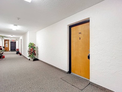 Welcome to your 2 bedroom 2 bath 955 sq ft, dream condo