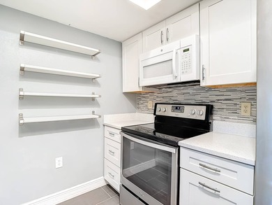 Welcome to your 2 bedroom 2 bath 955 sq ft, dream condo