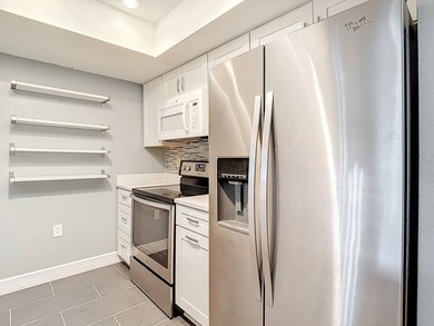 Welcome to your 2 bedroom 2 bath 955 sq ft, dream condo