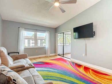Welcome to your 2 bedroom 2 bath 955 sq ft, dream condo
