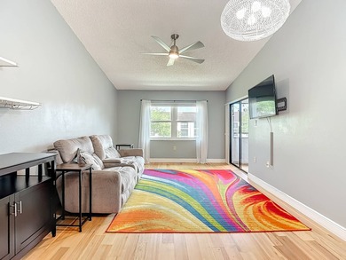 Welcome to your 2 bedroom 2 bath 955 sq ft, dream condo