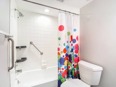 Welcome to your 2 bedroom 2 bath 955 sq ft, dream condo