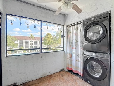 Welcome to your 2 bedroom 2 bath 955 sq ft, dream condo