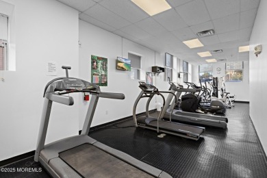 Spacious & Clean 1 bdr condo w/gated & assigned parking located