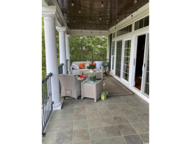 Beautifully finished Charleston Style house custom built by the