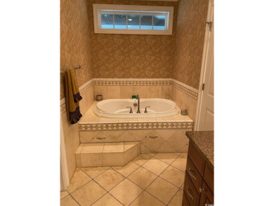 Beautifully finished Charleston Style house custom built by the