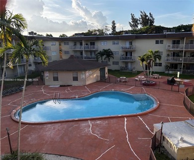 INVESTOR OPPORTUNITY!! Perfectly nestled within the Dadeland