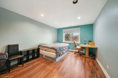 Beautiful 2BR/2BA Condo in Desirable Washington Courte!  Bright