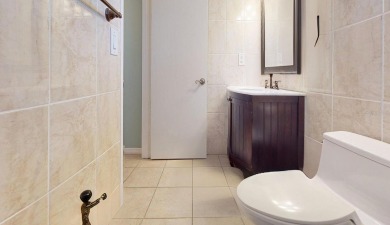 BEAUTIFULLY RENOVATED 2-BEDROOM CONDO NEAR CLEARWATER BEACH