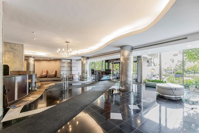 Welcome to this charming, sun-drenched studio in the highly