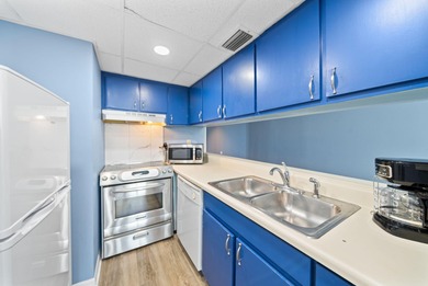 Welcome to this sunset-facing adorable beachfront condo with the