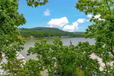 LARGE two bedroom condo that easily sleeps a big family. BIG and