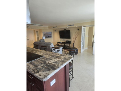 Enjoy your time at Paradise.....bine a beautifully top of the