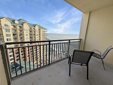This 2BR/2BA + bunk room condo at Emerald Grande with stunning