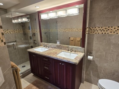 Enjoy your time at Paradise.....bine a beautifully top of the