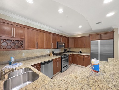 This 2BR/2BA + bunk room condo at Emerald Grande with stunning