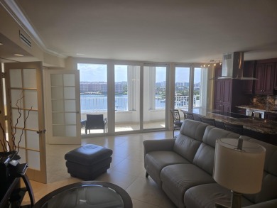 Enjoy your time at Paradise.....bine a beautifully top of the